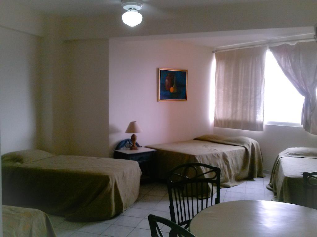 Apartahotel Jardines Metropolitanos 산티아고 데 로스 카바예로스 외부 사진