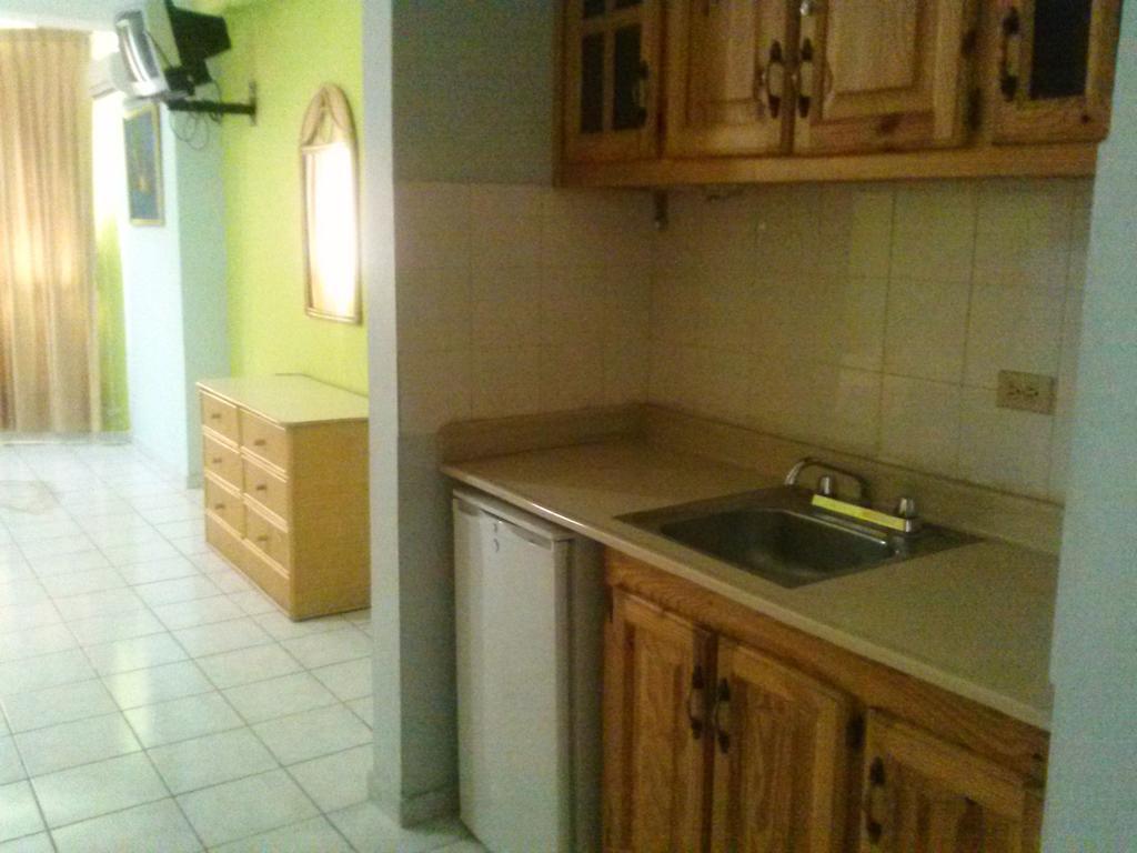Apartahotel Jardines Metropolitanos 산티아고 데 로스 카바예로스 외부 사진