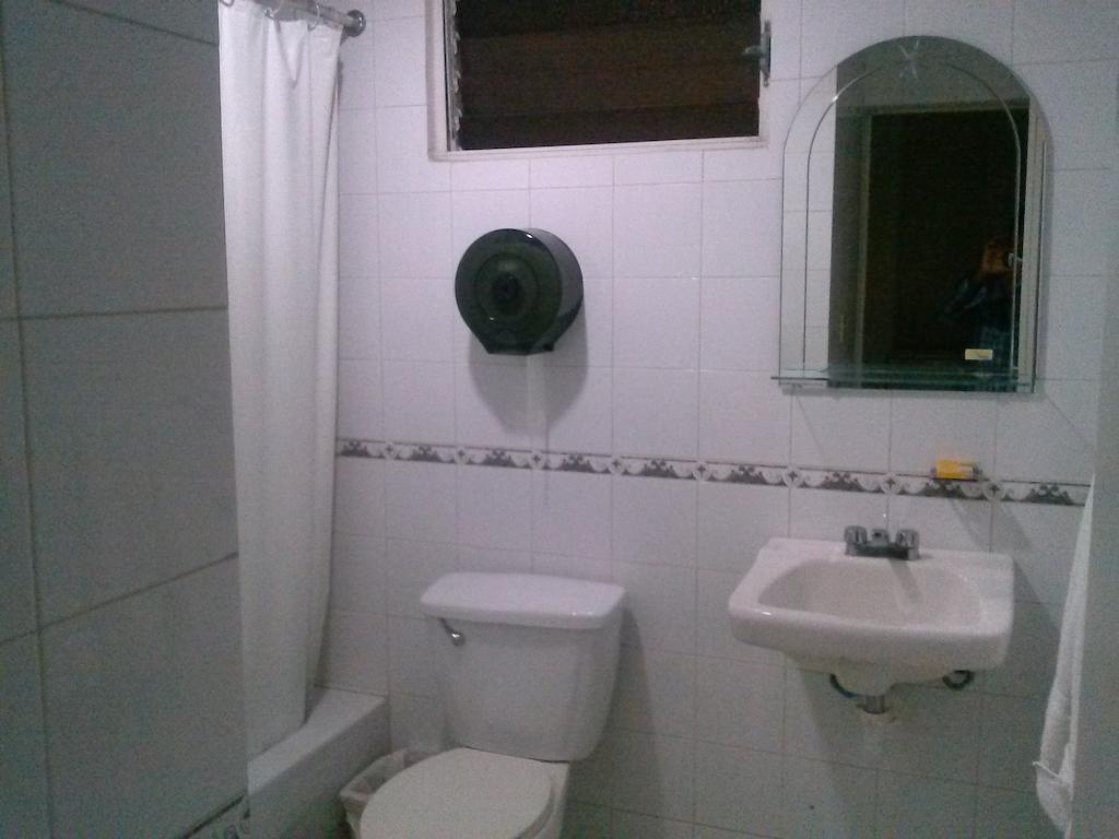 Apartahotel Jardines Metropolitanos 산티아고 데 로스 카바예로스 객실 사진