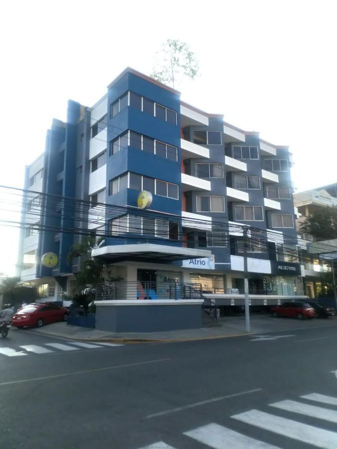 Apartahotel Jardines Metropolitanos 산티아고 데 로스 카바예로스 외부 사진